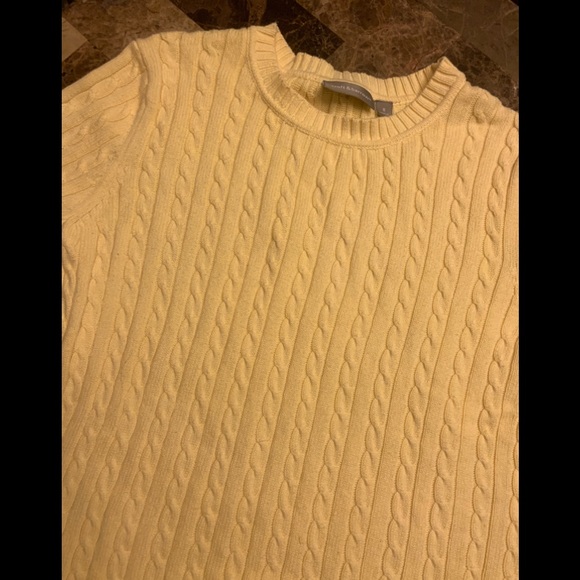 Croft & Barrow Sweater. - Picture 2 of 2